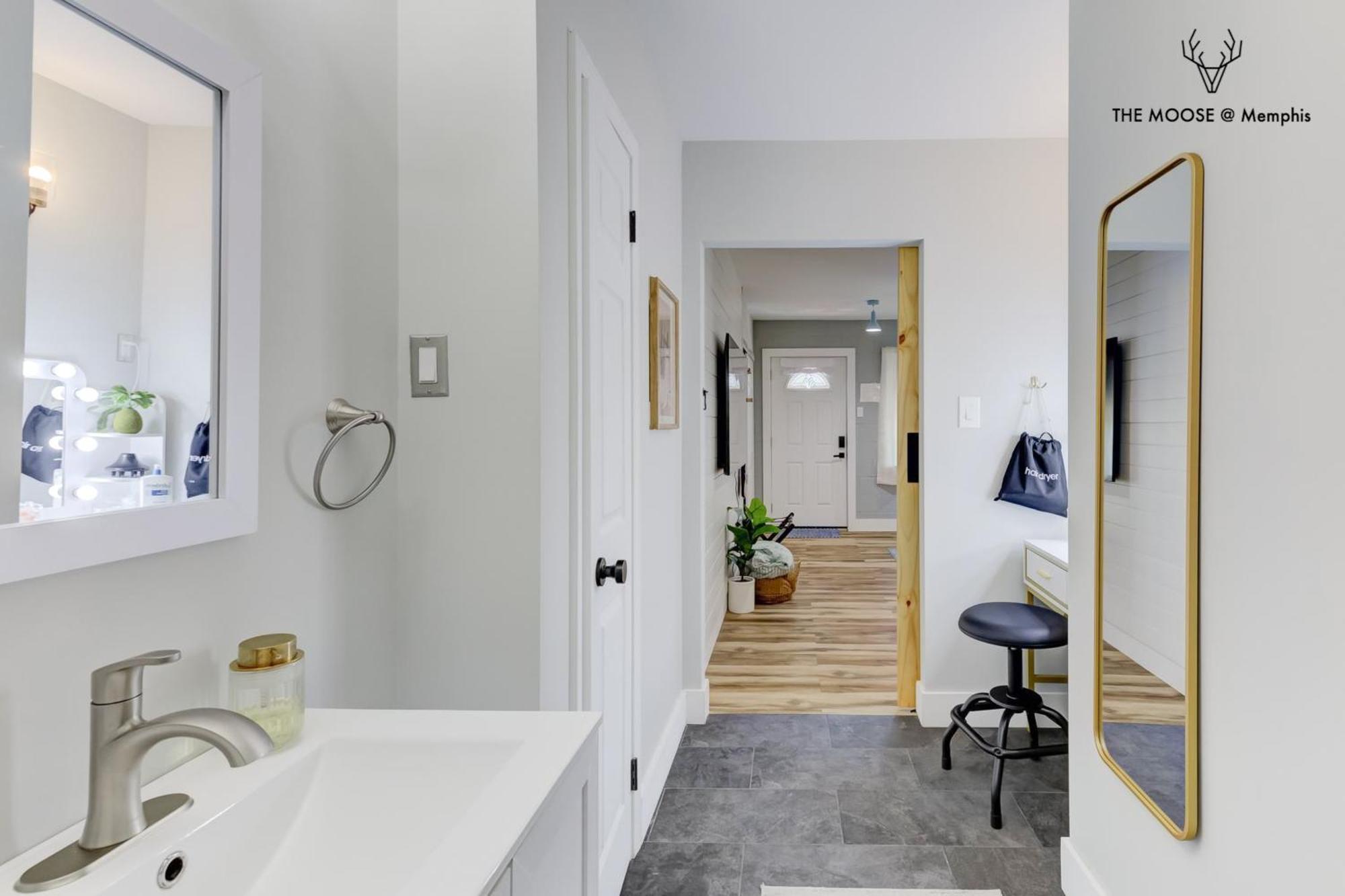 Apartamento The Moose #11 - Luxe Modern Loft With King Bed, Free Parking & Wi-Fi Memphis Exterior foto
